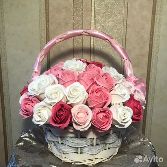 Корзина с мыльными розами