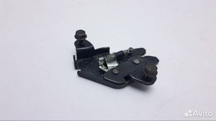 Замок боковой двери правый Mazda 5Cr CR 2.0 ZL