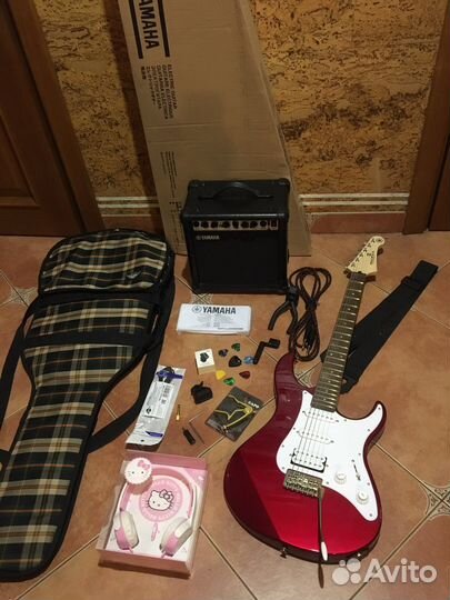 Yamaha Pacifica 012 с комбо Yamaha GA15 и весь К/Т