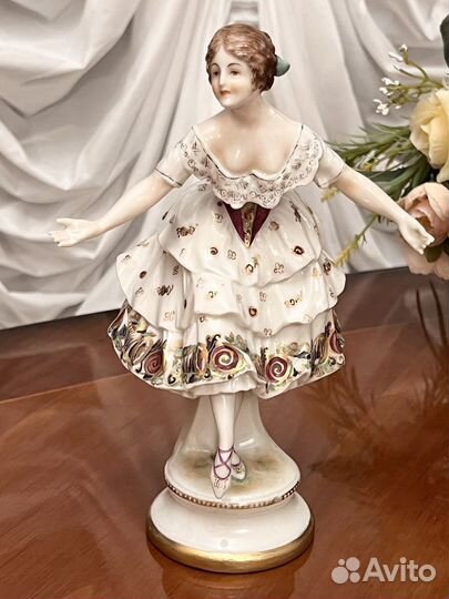 Фарфоровые статуэтки кружевницы балерины Германия