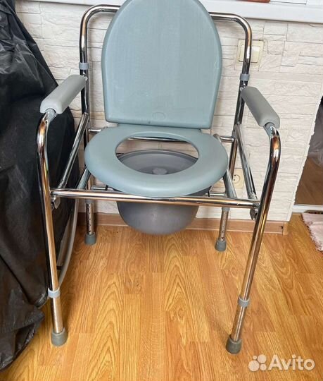 Санитарный стул для инвалидов