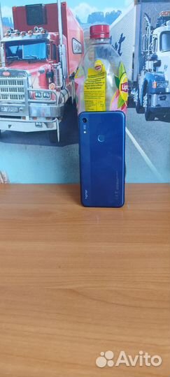 Телефон honor 8а