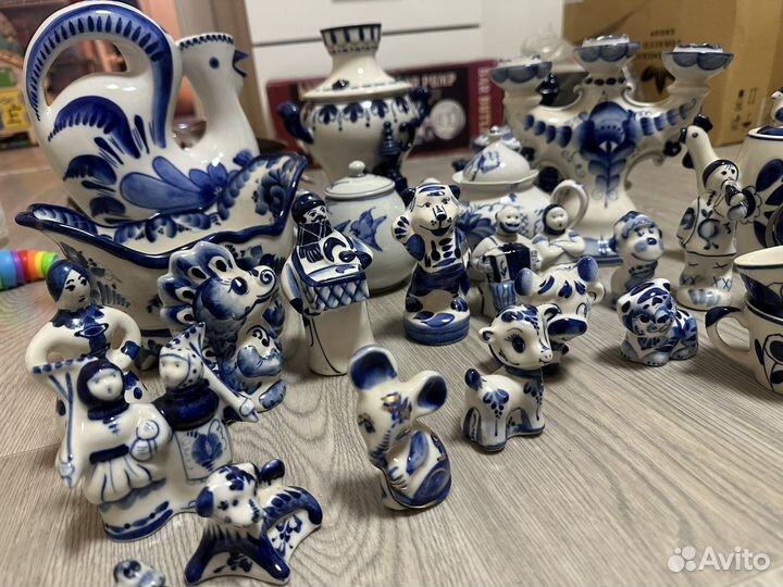 Гжель статуэтки, чайнк, сахарница и тд