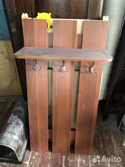 Вешалка для одежды настенная