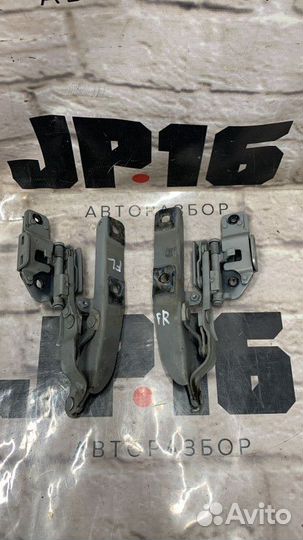 Петля капота передняя левая Infiniti M37 Y51