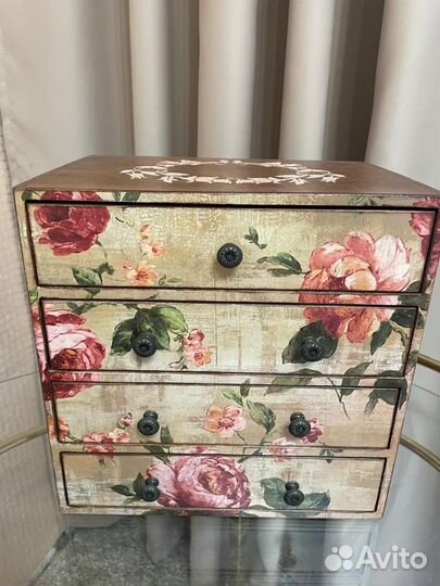 Шкатулка для украшений