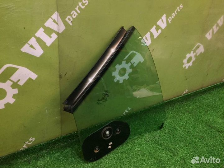 Стекло кузова левое Ford Mustang