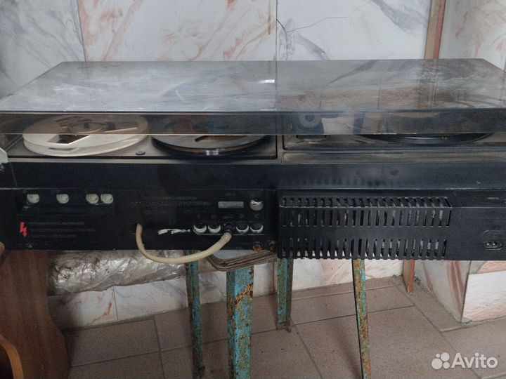 Катушечный магнитофон