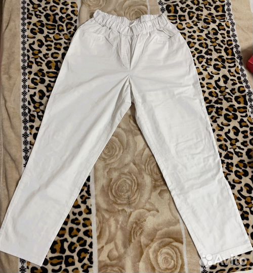 Костюм женский для мастера бьюти индустрии