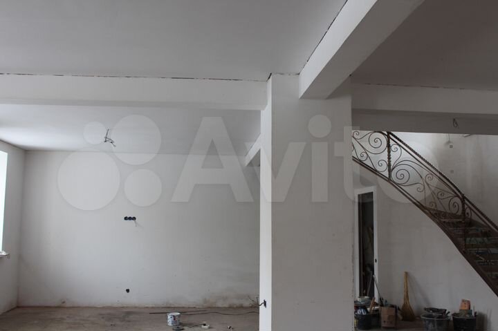 Дом 210 м² на участке 4 сот.