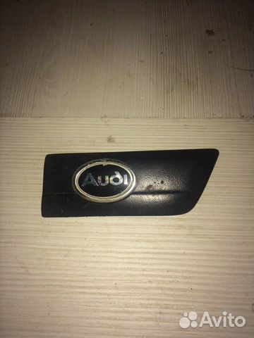 Молдинг верхний переднего правого крыла audi100 C4