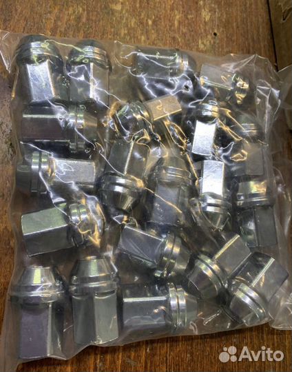 Гайки колесные Chevrolet Tahoe