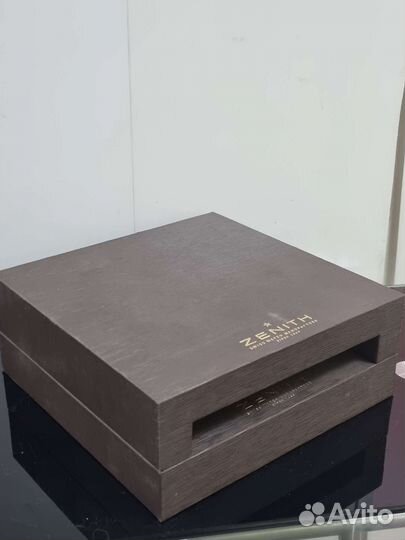 Большая часовая коробка Zenith