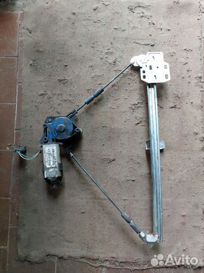 Передний левый стеклоподъёмник Нива Шевроле