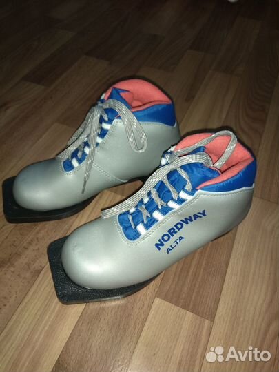 Ботинки лыжные