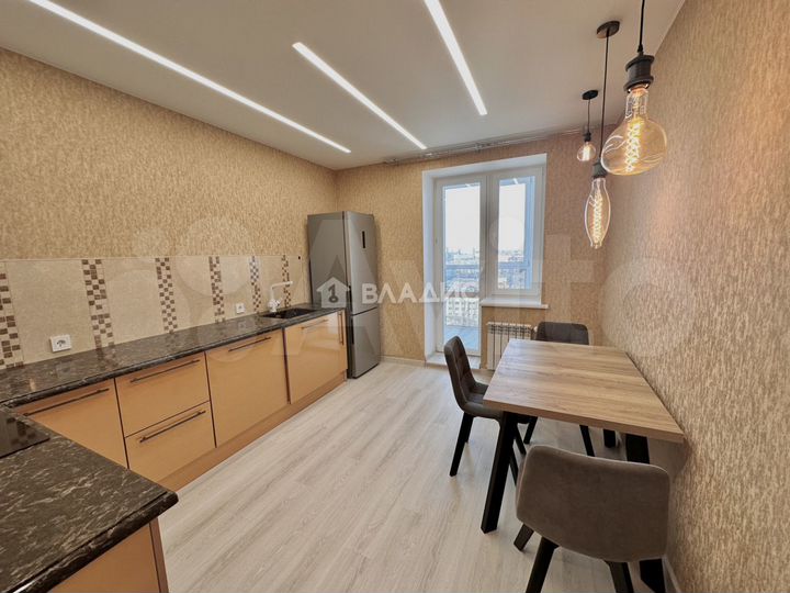 2-к. квартира, 72 м², 14/16 эт.