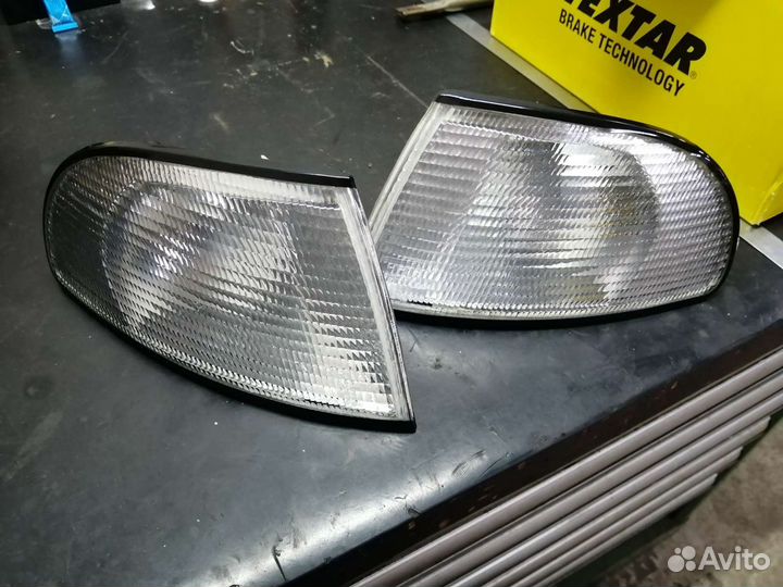 Поворотники передние Ауди А4 Б5 Type Valeo Белые