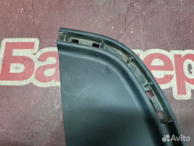 Накладка решетки радиатора передняя правая Kia Spo