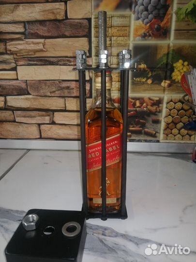 Клетка для бутылки с гайками в подарок