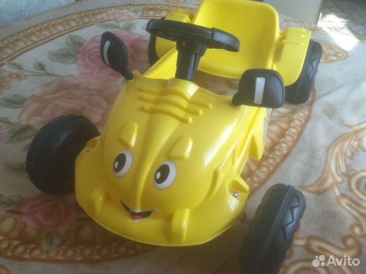 Детская машина каталка с педалями
