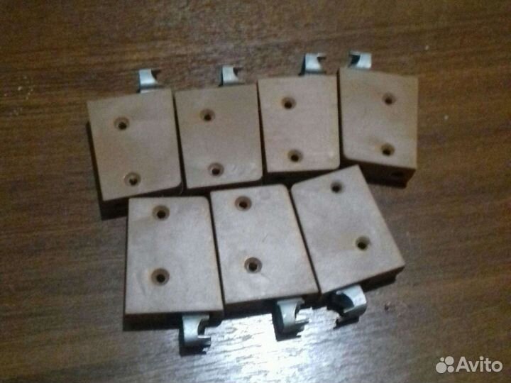 Держатель для полок кухни фарнитура Навесы Шканты