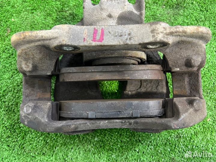 Суппорт тормозной передний левый Peugeot 308 1 1.6