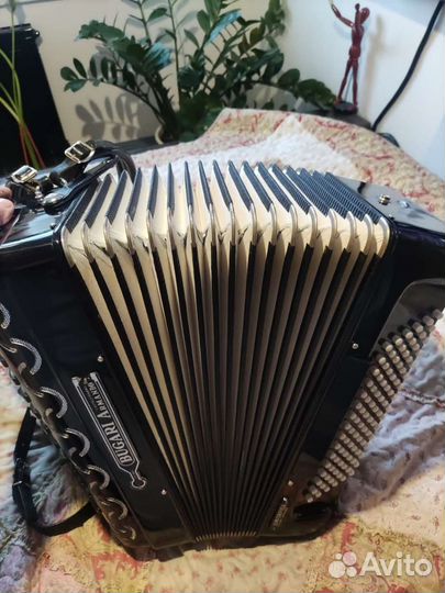 Баян Bugari, Италия, маленький и компактный