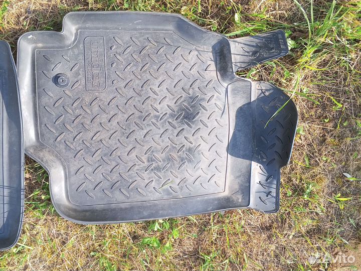 Коврики на Лансер 9