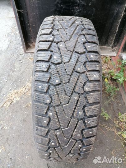 Pirelli Ice Zero 215/60 R16