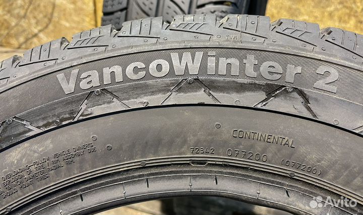Continental VancoWinter 2 205/65 R16C