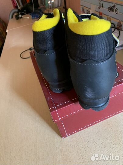 Лыжные ботинки