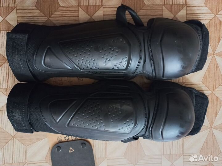 Наколенники