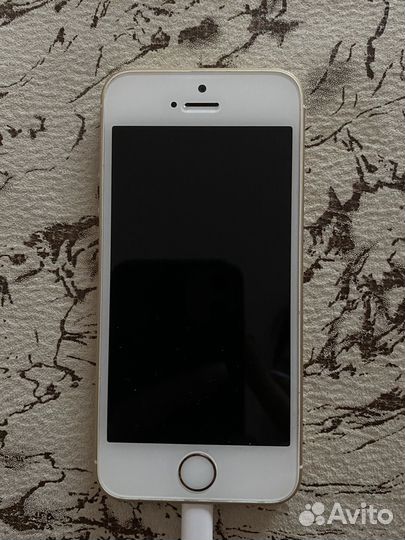 iPhone SE, 32 ГБ