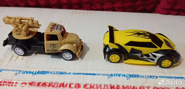 Машинки пластиковые пакетом