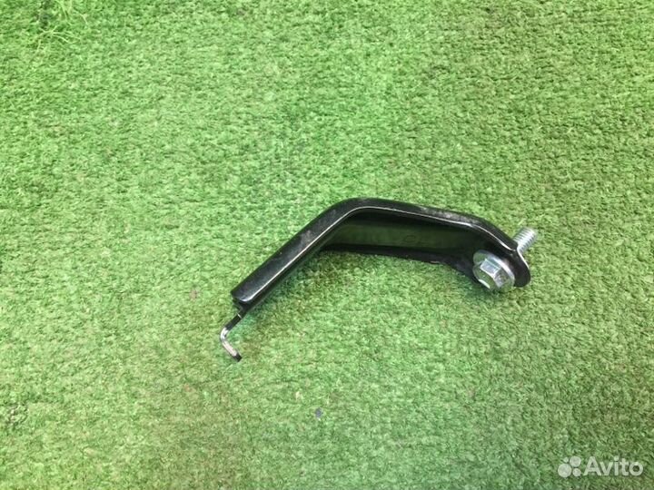 Кронштейн левый Toyota Corolla ZRE210 1ZR 2020