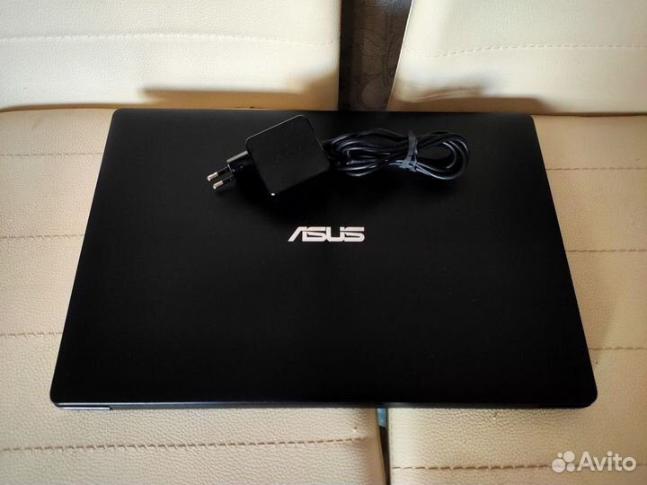 Ноутбук asus