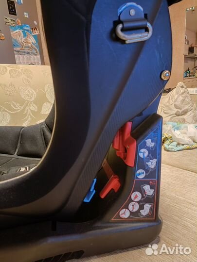 Фирменое детское автокресло Chicco 0-18кг