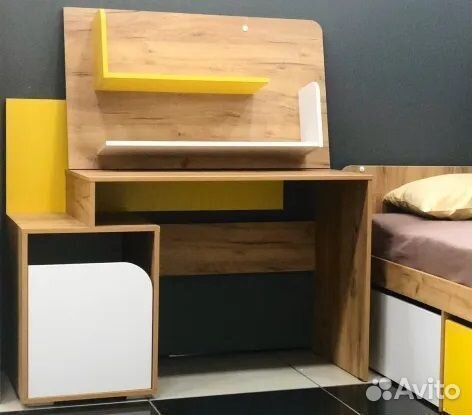 Стол письменный молодёжный