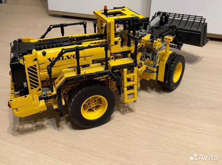 Lego technic 42030 volvo