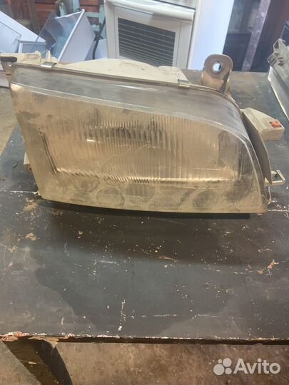 Фара Toyota caldina corona