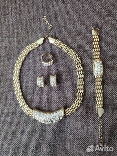 Комплект бижутерии