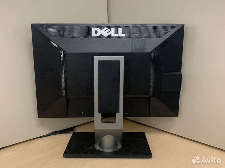 Монитор dell 2209WA, 1680x1050, 75 Гц, E-IPS