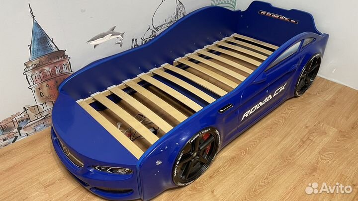 Детская кроватка машинка