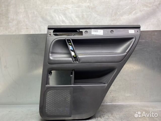 Обшивка двери задней правой Volkswagen Touareg