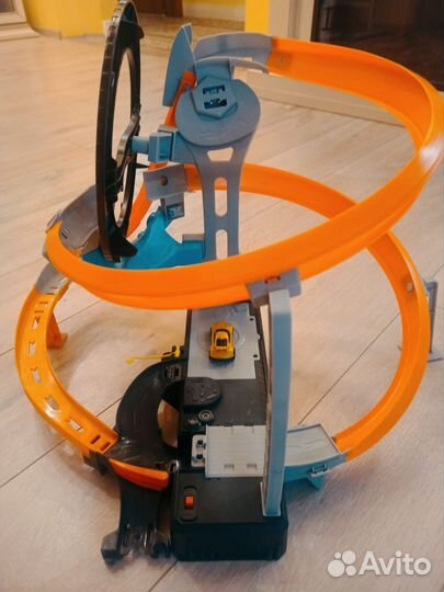 Набор игровой Hot Wheels Шиномонтажная мастерская