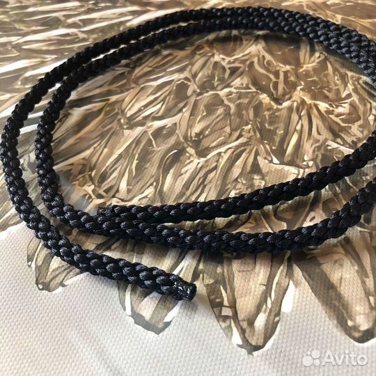 Шнурок на шею