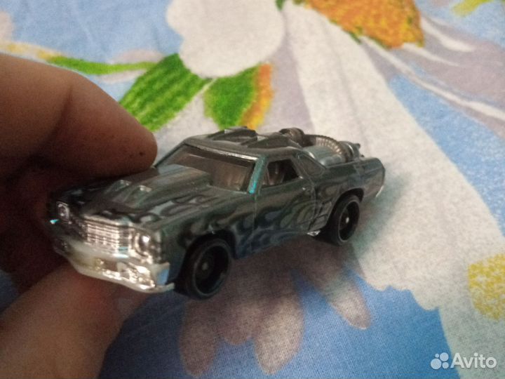 Hot wheels машинки