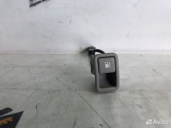 Кнопка открывания бензобака Hyundai Santa Fe D4EB