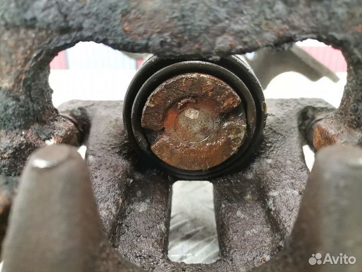 Суппорт задний левый Audi A6 4A/C4 1997 8E0615423