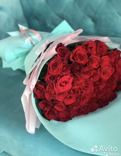 Букет 19 роз в дизайнерской упаковке